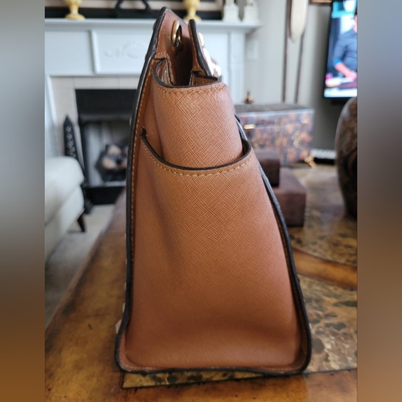 Michael Kors studded tote bag - Picture 6 of 16